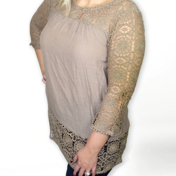 Any3 for$25  🆕️ Med & Lg  Lace boutique shirt - Picture 4 of 7